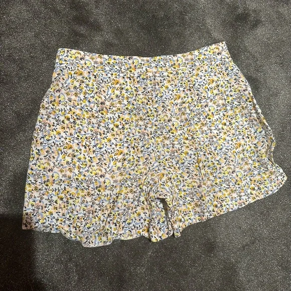 LOFT floral shorts - Picture 3 of 5